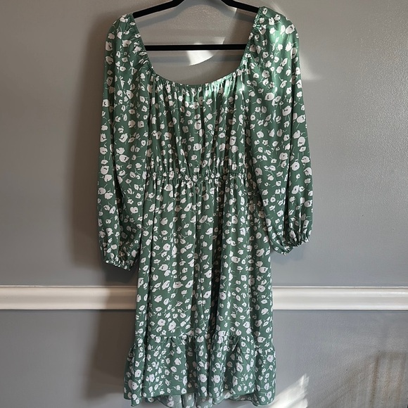 SHEIN Green Midi Dress with V-Neck and Bishop Sleeves - Picture 4 of 5